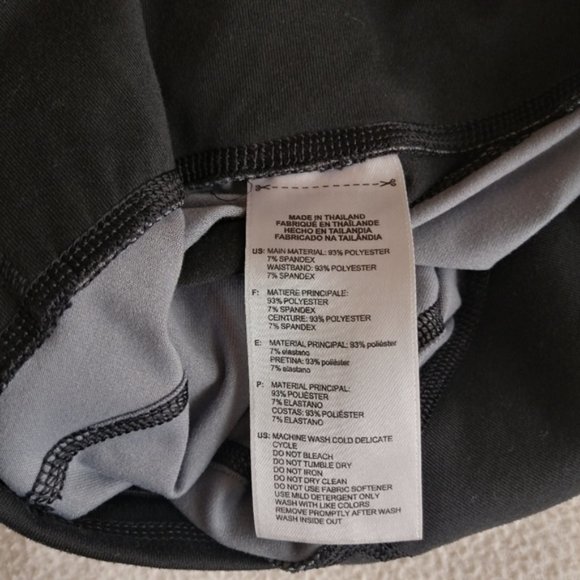 Adidas Gray & Black Printed High Rise Crop Capris Leggings - Picture 4 of 13